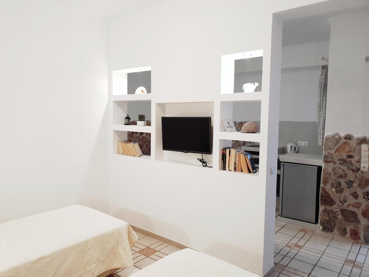Arapiou Apartments Perivolos  Extérieur photo